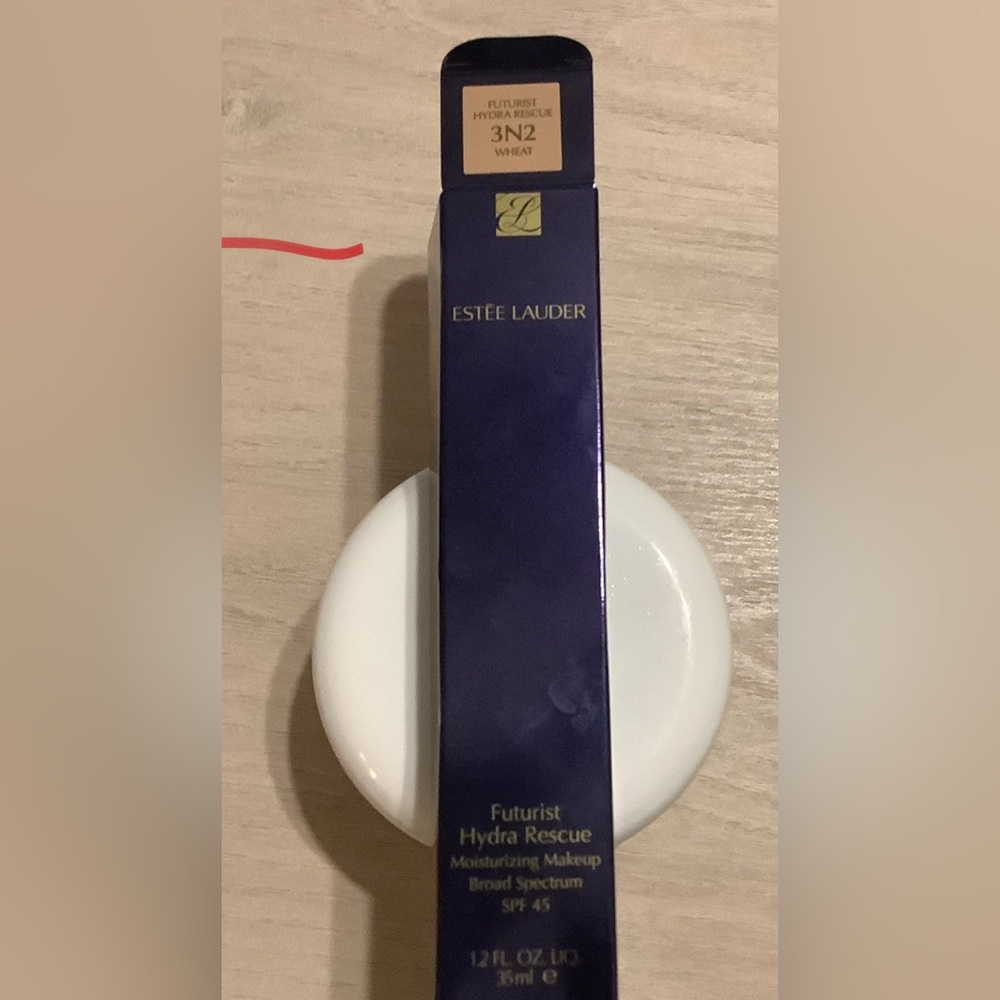 ESTEE LAUDER FUTURIST HYDRA RESCUE MOISTURIZING MAKEUP FOUNDATION 3N2 Wheat